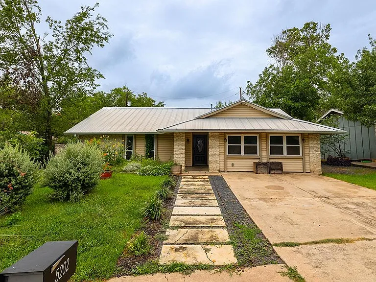 5202 Greenheart Dr — Photo 2