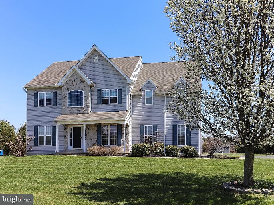 1st image of 112 Olde Field Dr