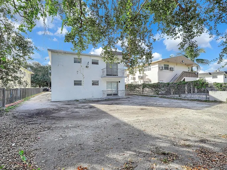 8295 NE Miami Ct #4 — Photo 3
