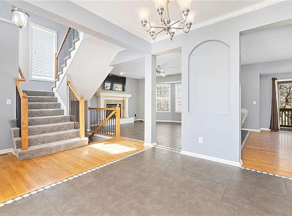 5th image of 13148 Delaware Ct