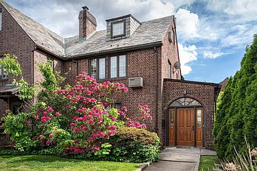 69-36 Fleet Street in Forest Hills