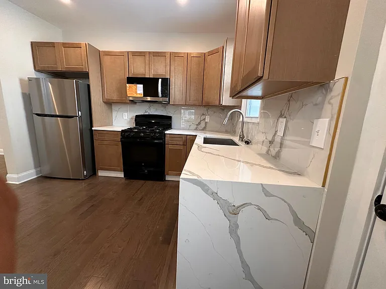 1822 S 22nd St — Photo 20