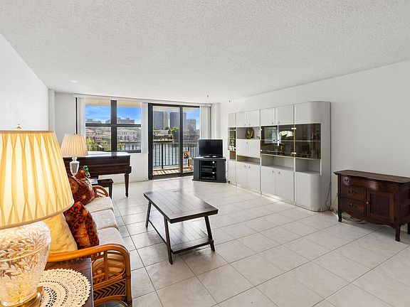 4th image of 10101 E Bay Harbor Dr APT 207