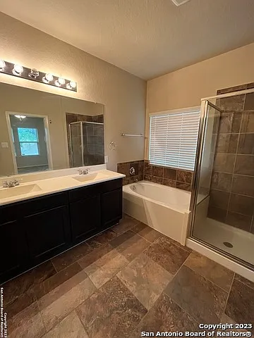 4326 Stanley Park — Photo 11