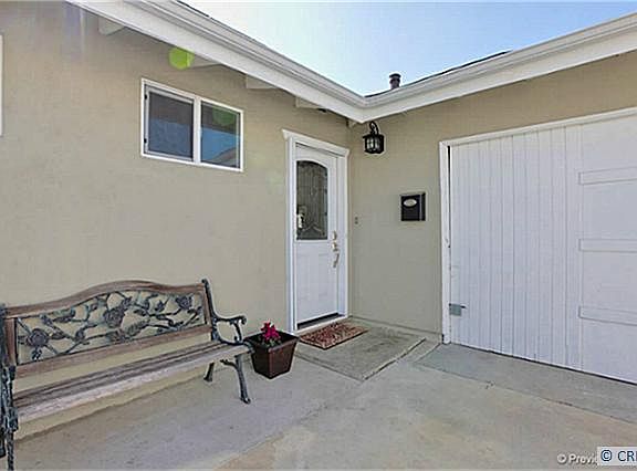 4th image of 10051 Holder St