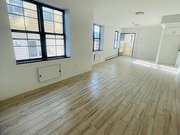 5th image of 1654 84th St #1D