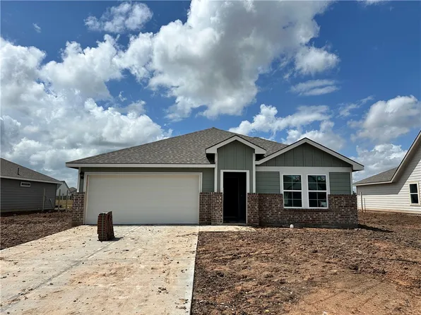 473 Harvest Lake Dr, Snook, TX 77878