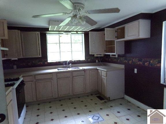 2nd image of 621 S 2nd St