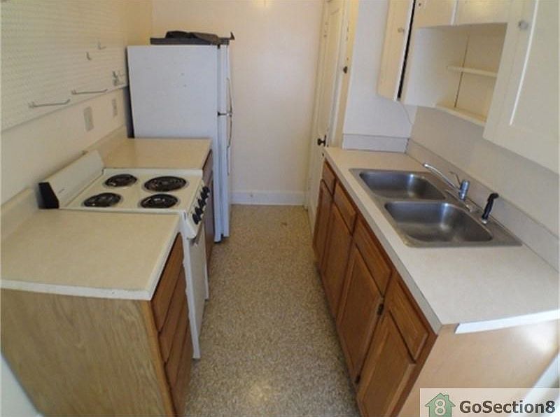 1st image of 136 N Main St #3