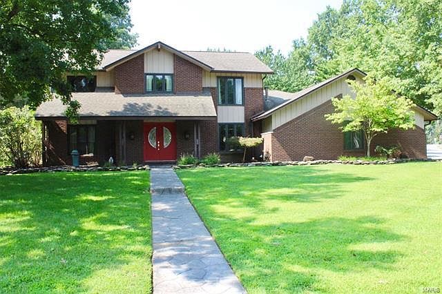 1st image of 817 W Lakeshore Dr
