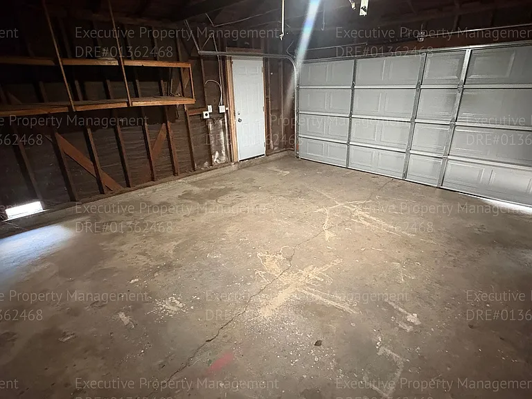 1928 Doolittle Ave — Photo 34