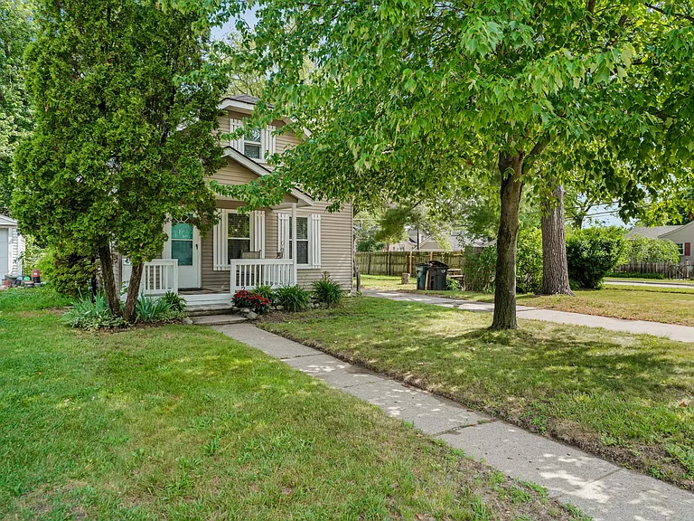 2330 Wiltshire Rd — Photo 1