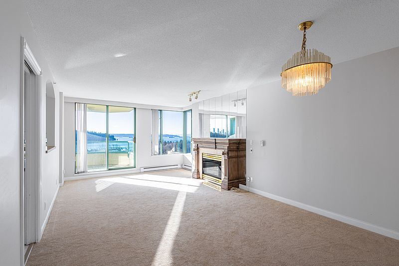 West Vancouver Apartment for rent - 2 Bedrooms — photo 17