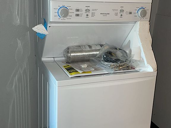 4th image of 7210 Dahlia St #5.5