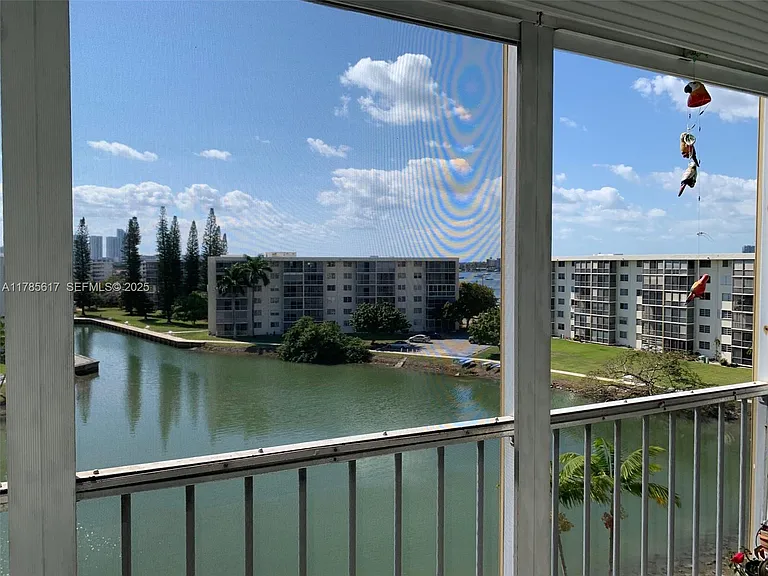 2851 Leonard Dr #J603 — Photo 9