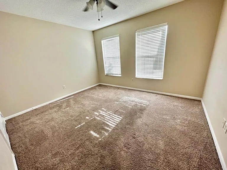 955 W Charing Cross Cir — Photo 29