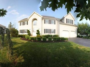 7 Serina Dr, Plainsboro, NJ 08536