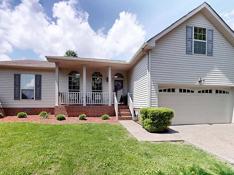 348 Huntington Dr