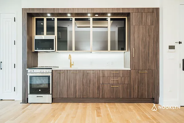 Rented by Nooklyn NYC LLC | media 47