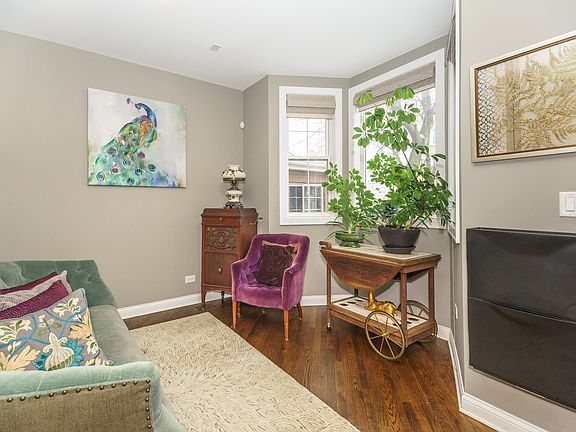 4th image of 2818 W Wellington Ave #1