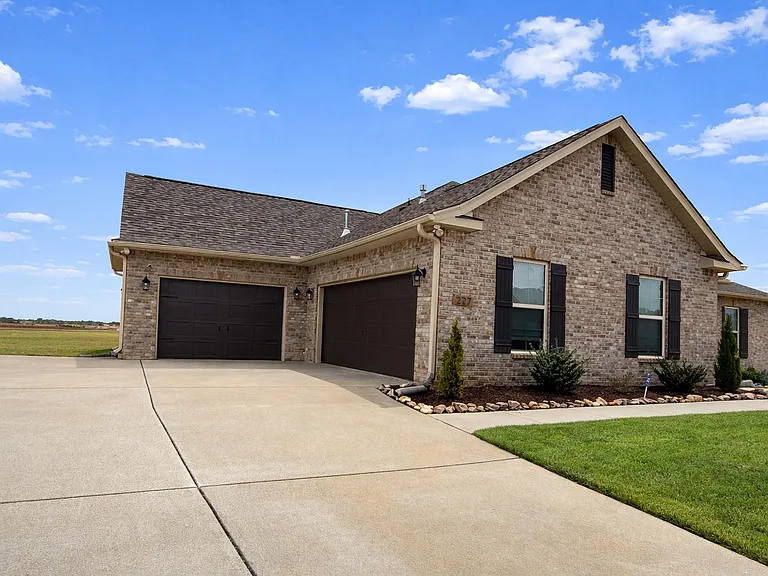 207 Nellie Faye Ln — Photo 4