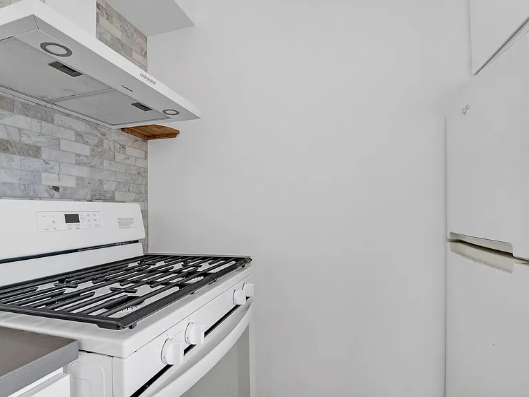 542 Glenrock Ave — Photo 44