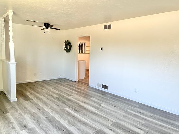 3rd image of 1928 N Woodridge Way