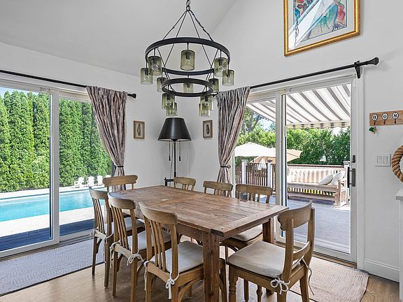 5th image of 28 Windermere Dr