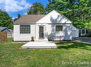 5206 Lake Harbor Rd, Muskegon, MI 49441