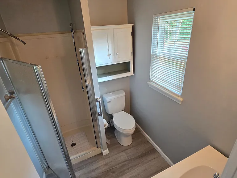 102 Valley Greene Cir — Photo 5