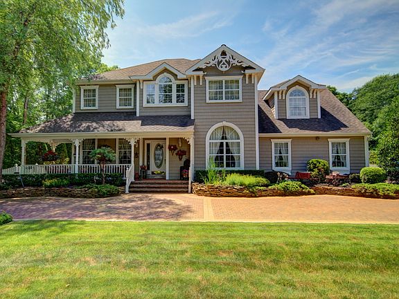 2nd image of 24 Carmen View Dr