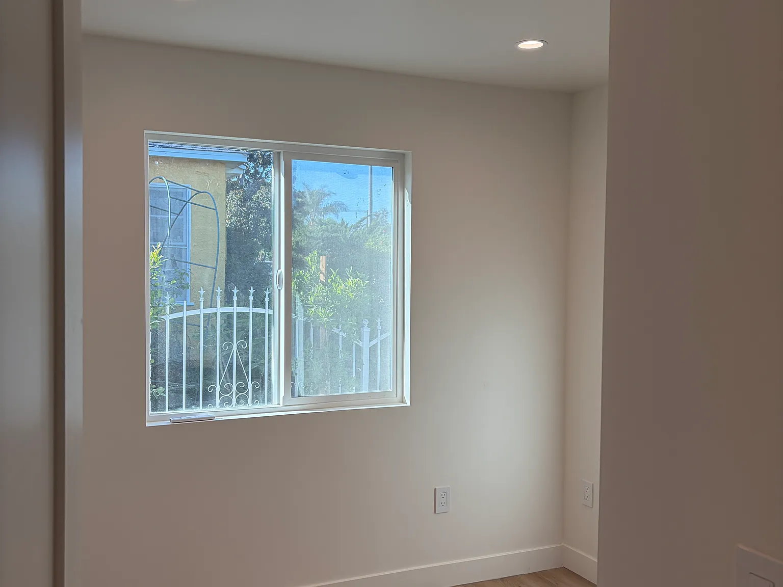 1 bed, 350 sqft, $2,200 — Photo 2