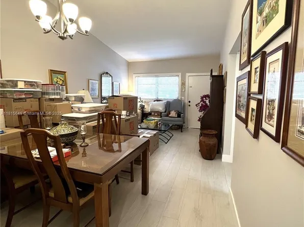 10830 SW 72nd St APT 14, Miami, FL 33173