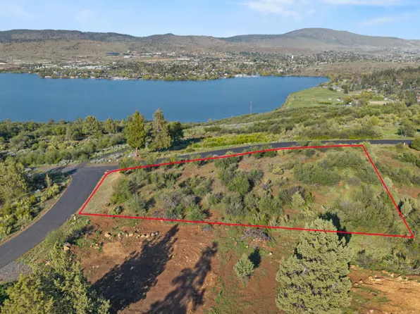 824 Bailey Mountain Dr, Klamath Falls, OR 97601