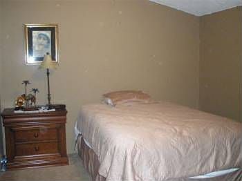 4th image of 10701 Cedar Ave Space 210