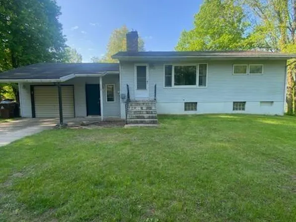 330 Forteen Mile Rd NW, Sparta, MI 49345