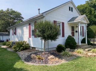 1500 Oak St, Highland, IL 62249