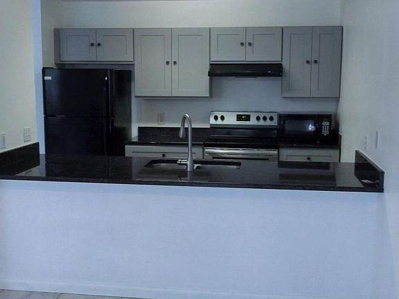 4th image of 302 Olympia Ct