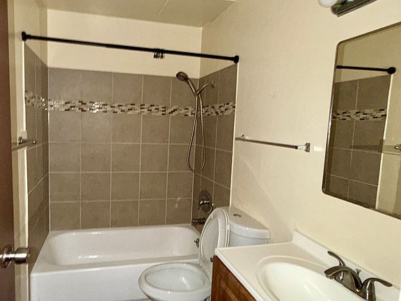 4th image of 1411 Parker St APT 1