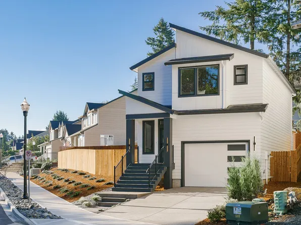 18217 NE Garden Dr, Vancouver, WA 98682