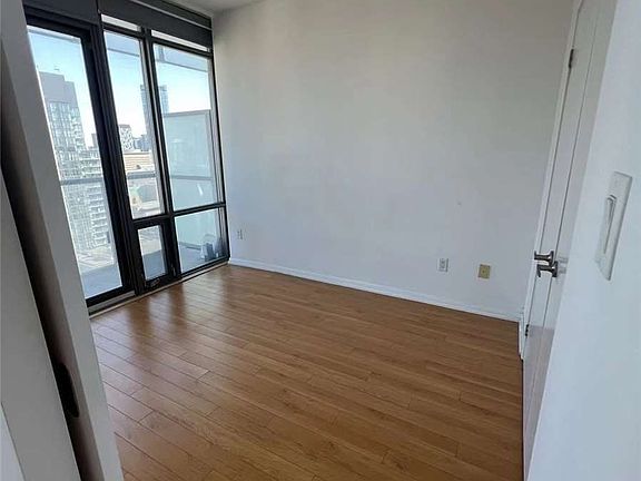 5th image of 38 Grenville St #2704