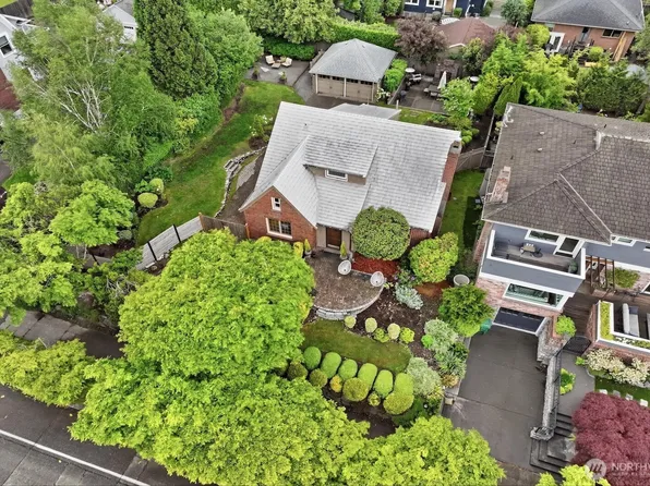 1560 28th Avenue W, Seattle, WA 98199