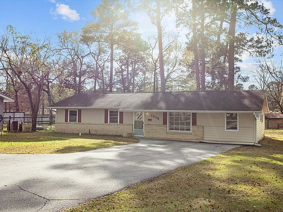 3rd image of 1008 Tom Temple Dr