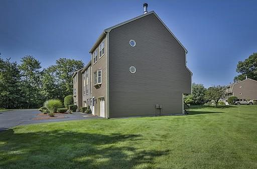 3rd image of 92 Heritage Dr