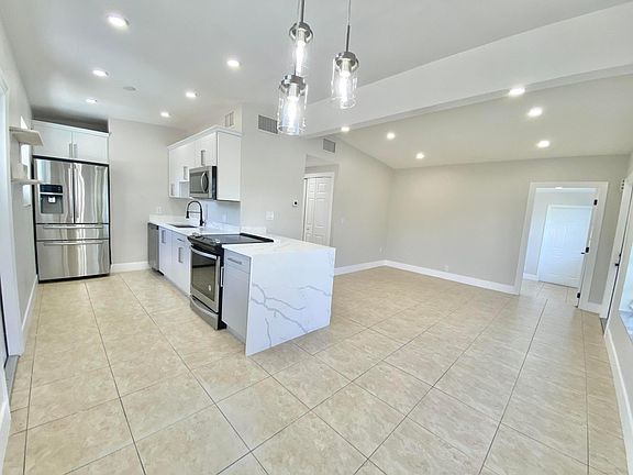 5th image of 4020 NE 12th Terrace