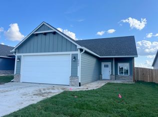 9902 Weeping Willow Dr, Manhattan, KS 66502