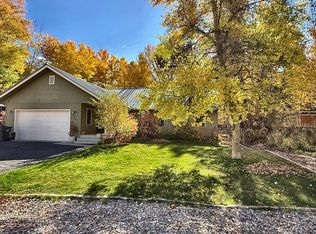 541 Robinhood Dr, Hailey, ID 83333