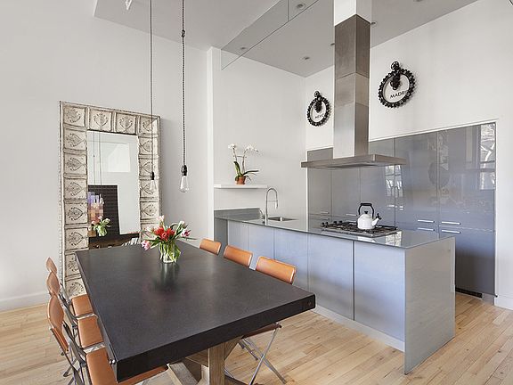 3rd image of 420 W 25th St APT 1C