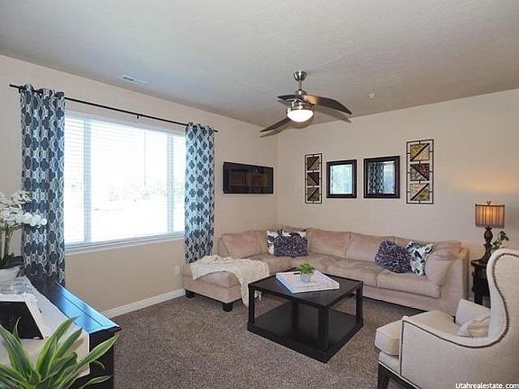 3rd image of 4726 W Thorndale Way