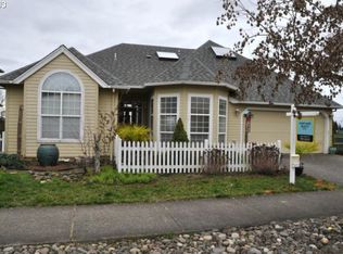 9155 SW Iowa Dr, Tualatin, OR 97062